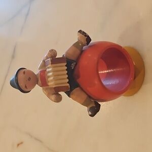 Vintage napkin ring Wendt - Kuhn boy with accordion.  Erzgebirge Germany
